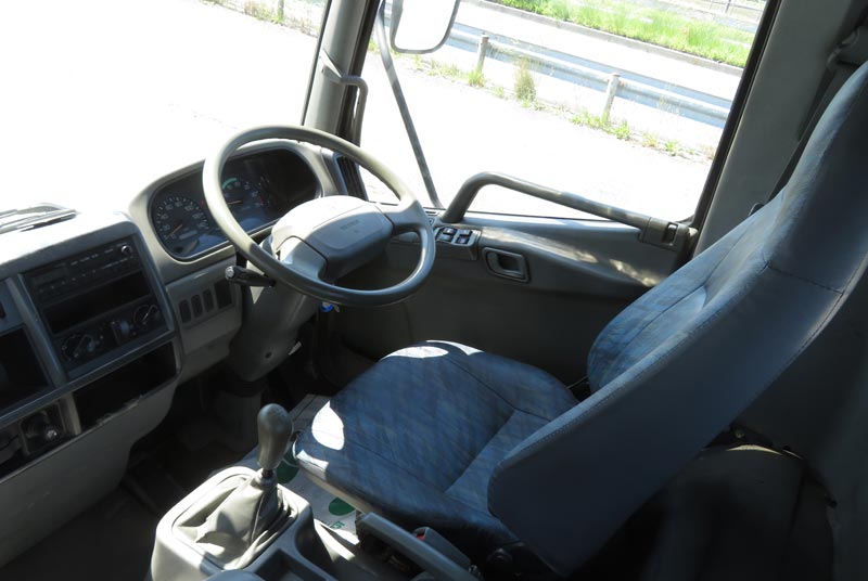 2003 Mitsubishi / Fuso Stock No. 2010